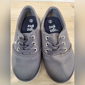 Zoe & Zac nwot gray sneakers